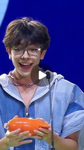 Nickelodeon en Español | @lukas.urkijo se llevó su primer blimp 🤩 y qué mejor que ¡representando a Colombia como nadie! 🇨🇴 #KCAMexico2023 | Instagram