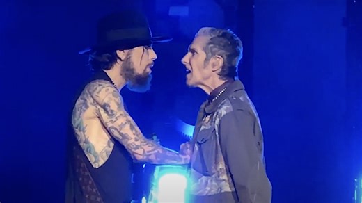 Perry Farrell punches Dave Navarro onstage, ending Jane's Addiction show [Updated]