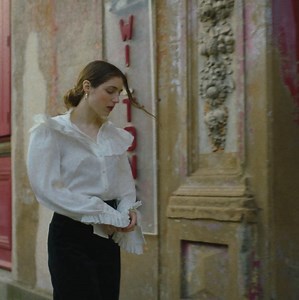 28K views · 3K reactions | So excited to announce that on 15th April I’m gunna be doing a global livestream concert!! I’ll be playing songs, old and new from the beautiful Wilton's Music Hall! Can’t put into words how amazing it is to be performing again and with some very special musicians✨ Tickets on sale Friday 26th March  | Birdy | Facebook