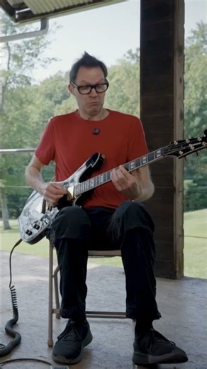 🔥 Why Mississippi Queen is such a powerful riff (Paul Gilbert)