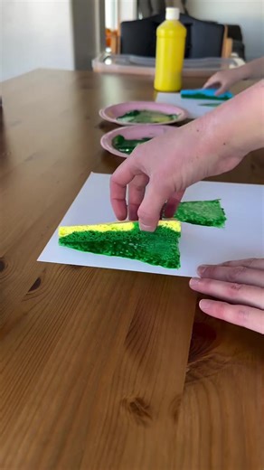 @teacherslovehacks is happy to present this amazing idea in collaboration with @Kinsey! For any questions, feel free to reach out directly to @kinseyamezcua. Follow @teacherslovehacks and @kinseyamezcua for more helpful tips, ideas, and advice for educators. Don’t miss out – explore our shop for the latest classroom essentials and join our teacher community by subscribing. Find all the links in our bio! #teacher #teachersoftiktok #teachertok #firstyearteacher #teacherhack