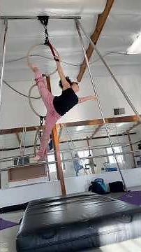 Sophie Fatu training at Le PeTiT CiRqUe 🎪 #sophiefatu #circus #aerial #aerialist #contortion