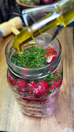 Quick Pickled Radish https://sofiaafoodie.com/recipe.php?id=109 #sofiaafoodie #radish #pickled #recipe #appetizer | Sofiaa Foodie