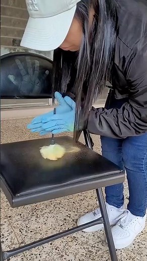 How Forensic Experts Find Fingerprints! 😮