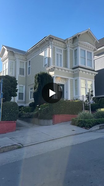 Here s a little video and post after a very productive week at LiveRamp s RampUp - featuring 3 grown men wearing bibs, required fashion when eating Sotto Mare s famous Cioppinno Funny looking dinner… | Lyle Wagner