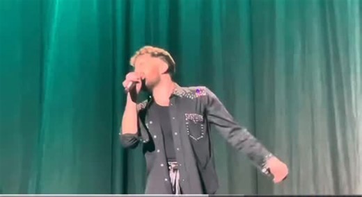 💚 BEN PLATT. THE WIZARD AND I. 💚 Some performances make you smile. Some make you cry. And then there are the ones that make you believe in Broadway magic all over again. Ben Platt takes this *Wicked* classic and turns it into something completely his own. Every note. Every breath. Pure storytelling. #BroadwayBestiesPodcast #BenPlatt #TheWizardAndI #Wicked #BroadwayMagic #TheaterMoments #VocalPower | Broadwaybestiespodcast