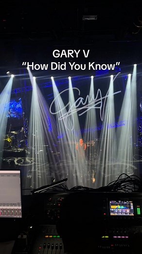 Last song of Gary V: Back at the Museum, show # 102. #GaryV #GaryValenciano