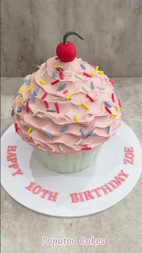 Cupcake Cake! 🧁Happy 10th Birthday, Zoe!#cupcakecake #cake #cupcakes #birthday #sprinkles