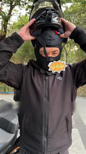 In winter, add a fleece-lined balaclava; the neckline has been extended to prevent wind from blowing in while riding. #Balaclava #Winter balaclava #Cycling gear #Non-shifting balaclava