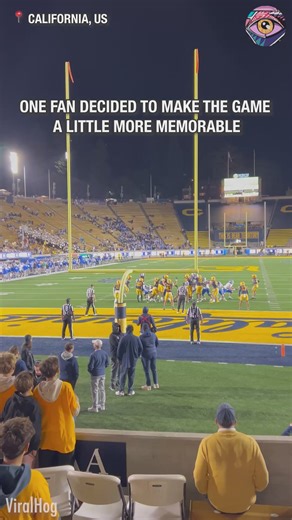Un fan vole le ballon de but en plein match | Brico Sympa