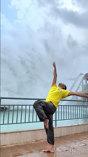 Wait for the splash😍💖 #shorts