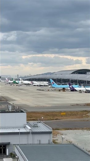 KANSAI AIRPORT #viewing #observationdeck using iphone 16#promax #zoom #ytshorts