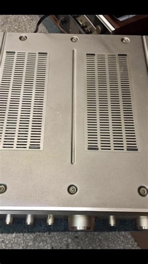 Denon PMA 2000IIIR Intiamp https://www.hifiplaza.co.kr #hifi #하이파이 #audiophile #hiend #vintage Rated Output Power: 80W 80W (8Ω, 20Hz-20kHz, 0.07% THD) 160W 160W (4Ω, 1kHz, 0.7% THD) Frequency Response: 5Hz–100kHz (0, -3dB) Signal-to-Noise Ratio (Line): 110dB (A-weighted) Signal-to-Noise Ratio (Phono MM): 91dB (at 5mV input) Signal-to-Noise Ratio (Phono MC): 76dB (at 0.5mV input) Power Consumption: 275W Dimensions (W x H x D): 434 x 180 x 478mm (approx. 17.1 x 7.1 x 18.8 inches) Weight: 22.0 kg (