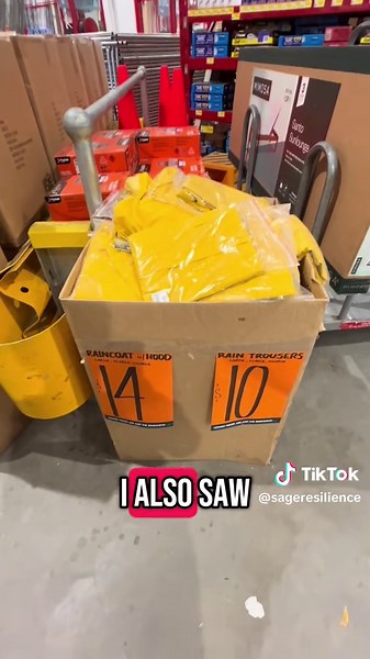 Building an Emergency Kit, part 1! Today I took my dad to @Bunnings to begin putting together an emergency pack for him. Here are just a few things you’ll want: A sturdy bin or bag Torch, radio and batteries Non perishable/shelf stable food Water First aid kit Sturdy footwear, cotton pants and shirt (plus socks!) Blanket Cash and important docs Phone charger and charger bank Gloves, mask and eye protection. #emergencykit #gobag #disasterrelief #disasterresponse #disasterpreparedness #cyclone #tr