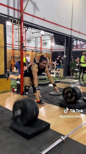 #lowhangsquatclean 😍😍🖤 105k😮‍💨🫶🏻