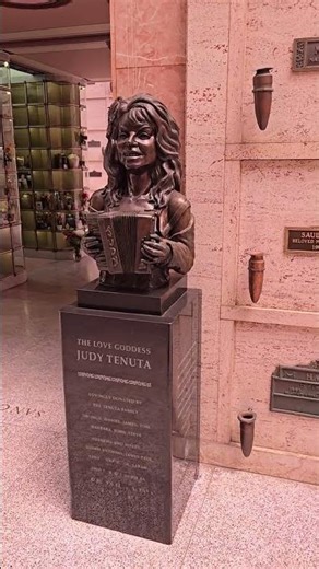 ​It’s Goddess We Trust: A Visit to Judy Tenuta’s Final Resting Place