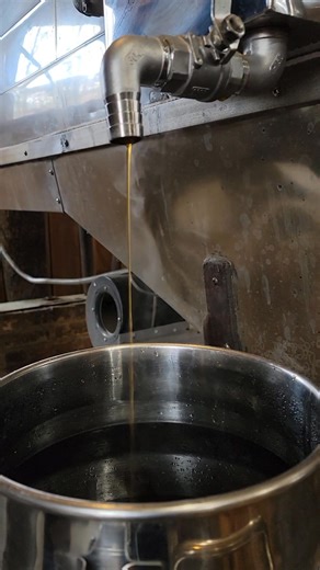 Watching how Maple Syrup is made! They are open until 2pm today. Maple Grove Farm of Afton, TN | Rebecca Belcher Photography