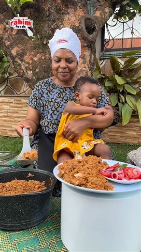 Rahim Foods 🇺🇬🇺🇬🇺🇬 on Instagram: "The pilau series are not yet over 😉 Today we bring you the pilau chicken recipe 😋😋 How do you make yours?? #RahimFoods #bestrestaurant #uganda🇺🇬 #rahimfoodsrecipes #chickenpilau"