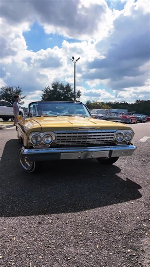 Discover Central Florida's Lowrider Culture 🌴