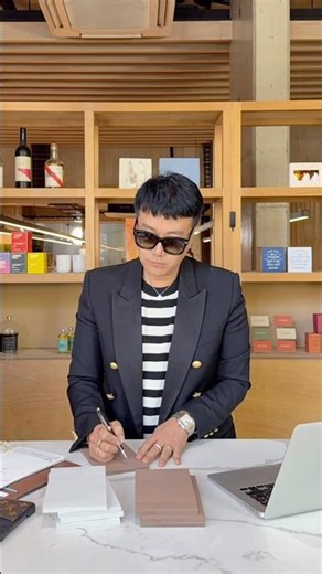 Luxury Notepads with Gold Foil on Colorplan Paper | Fast Printing by FastPrinting.com