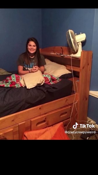 #greenscreen #greenscreenvideo #scary #ghost #demon #scaryphotos #creepy #creepyvideo #spiritualtiktok #spirit #scarypictures