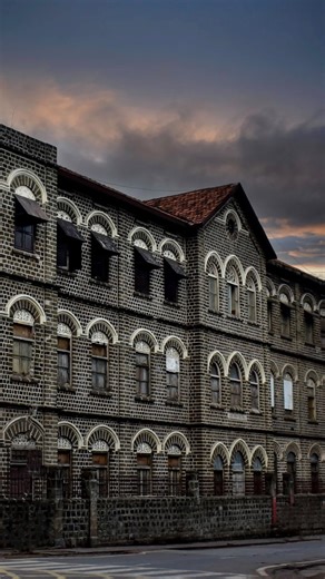 Harshit Somani on Instagram: "Pune at night hits different!🫶🏻 Follow for more! @harshitjpeg (Pune, Nightlife of Pune, Aesthetic Pune, Pune vlog, Cinematic reel, FC Road, JM road, Pune city, Pune at night, Pune streets, night lights, shot on iphone, City lights, Aesthetics, Baner, Balewadi, Pune metro) Do not repost this‼️ #trending #explore #travel #pune #fyp #punecity"