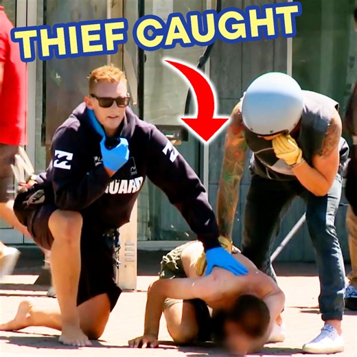 The lifeguards won't let this thief get away! 😡 | Real Life Rescue
