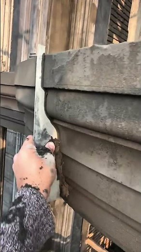 Mastering the Art of Manual Wall Molding: The "Running Mold" Technique