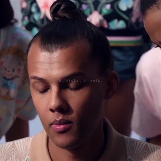 Stromae Multitude Sound Edit