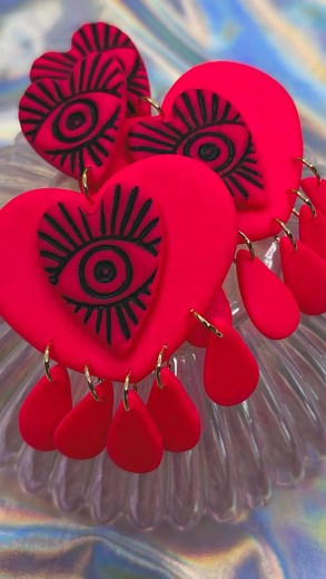 Make with me!!! 💗💗💗 Did I mention that my Eye Heart You earrings will be coming in hot pink too?! I can’t decide which color I love more! Maybe both, one for each ear? 💗💗💗 Head to my stories to set a reminder- Valentine’s Day drop coming this Thursday! 💗💗💗 | Roo and Roo