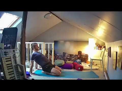 Stretching out the core with yoga poses, Tues 30th Dec, 8am