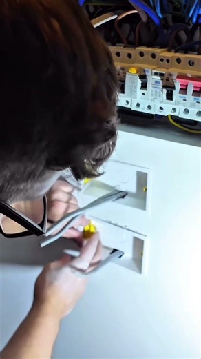 How to install additional sockets like a pro #electrician #electricalwork #sparky #DIY