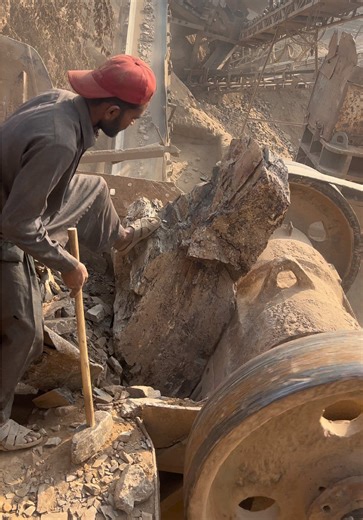 Rock Crusher ASMR 🔊 Crushing Giant Rocks for Stress Relief #stonecrushing #rockcrusher #activerock#100millionviews