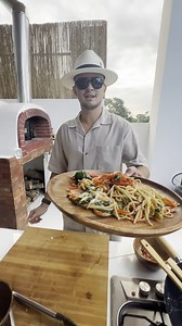 298K views · 11K reactions | A colorful spaghetti recipe perfect for Noche Buena! Merry Christmas everyone!! Barilla Spaghetti with Roasted Red Peppers, Spinach and Pine Nuts Ingredients: 1 box Barilla Spaghetti Garlic Spinach (Or Kangkong) Pecorino Cheese Roasted Peppers Pine Nuts Salt and Pepper Barilla Philippines | Matteo Guidicelli | Facebook