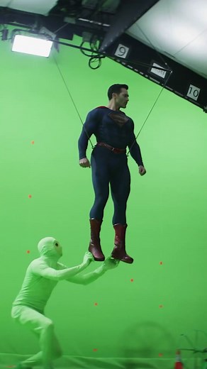 💥🎬 Here is how @graphicalninja and the @refuge_studio team made this amazing VFX scene in the TV series Superman & Lois! Full breakdown on @graphicalninja Youtube channel. . . . . #vfx #vfxbreakdown #visualeffects #superman #supermanandlois #dceu #blockbuster #filmmaker #filmmakers #filmmaking #aftereffects #makebigfilms