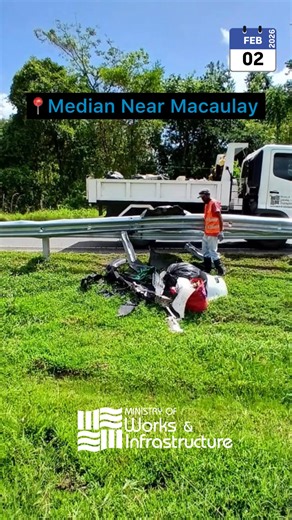 The Ministry of Works and Infrastructure remains committed to advancing #OneCleanNation, with clean, well-maintained roadways that promote order, discipline and national pride. The more than 1,800 workers recruited through the October 2025 National Recruitment Drive are helping to power this nationwide clean-up initiative, supporting the cleaning and maintenance of road and drainage infrastructure, vegetation management and the beautification of our highways and overpasses. 📹 Take a look at cre