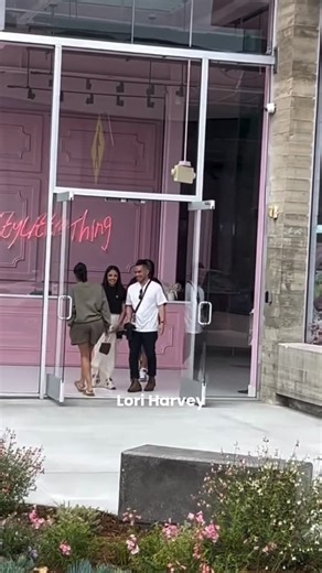 Hollywood Bus Tours™️ on Instagram: "Throwing it back to the time our guests spotted Lori Harvey out on Melrose 👀✨ Follow @hollywoodbustours for celebrity sightings and the best tours of LA. Lori Harvey is a model and entrepreneur known for her fashion campaigns, beauty brand SKN by LH, and regular appearances in LA’s style and entertainment scene. Melrose is a hotspot where fashion, culture, and Hollywood regularly cross paths. Moments like this are exactly why guests always keep their cameras