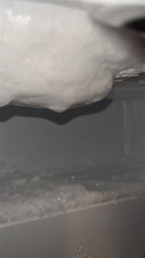 full roof scrape😫don’t mind my pink hands #freezerfrost #ogfrost #freezerfrostscraping #iiheartice