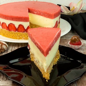 2M views · 17K reactions | Cheesecake de fresas sin hornear - Si tienes que preparar algún postre este delicioso cheesecake sin hornear, rápido y fácil. Da ""Like"" hoy en la página Gustoso.tv y recibirás todos los días los vídeos de las recetas más populares! | Gustoso.tv | Facebook