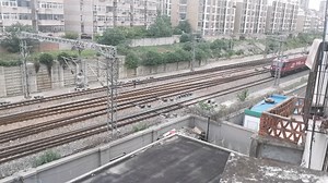 西局西段HXD3D 0021牵引K305/8次温州~兰州尾部挂郑局接触网检测车WX25T-999437从合肥站发车宁西铁路检测