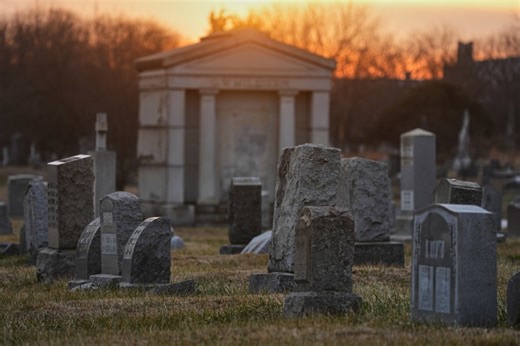 PA man facing nearly 500 charges after stealing skeletal remains from cemetery