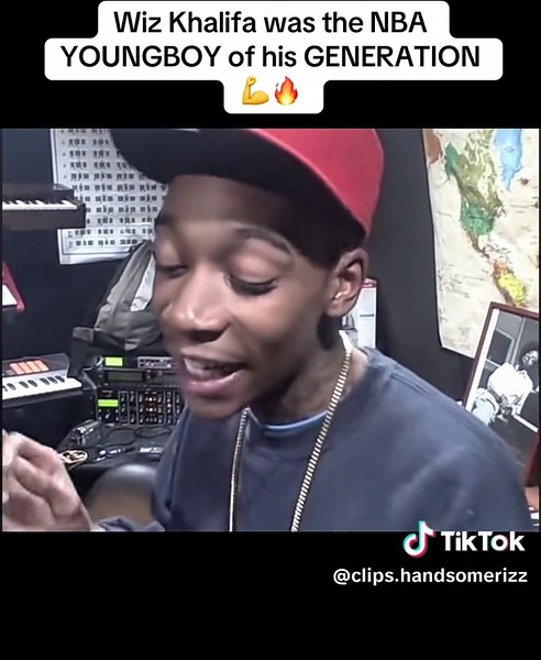 @Wiz Khalifa really freestyling.. #mewclips #rap #freestyle #wizkhalifa #fypシ