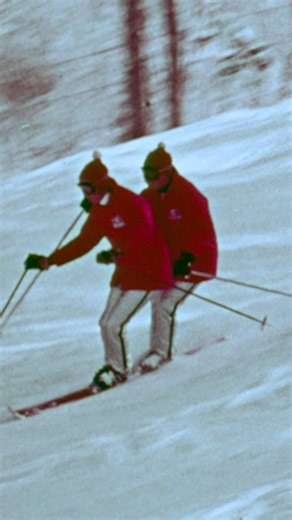 Who would you trust enough to try this “dual ski” setup with? 😂 📍: Stratton Mountain Resort 🎞️: 1971’s “Any Snow Any Mountain” | Warren Miller Entertainment