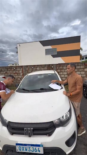 Cleitinho Azevedo on Instagram: "Um carro popular como o Mobi, que em 2021 custava R$ 38 mil, hoje custa cerca de R$ 80 mil. E ainda tem o IPVA, que chega a R$ 3 mil. Mesmo assim, os políticos querem que o povo pague vistoria periódica."