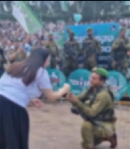 124K views · 11K reactions | IDF SOLDIER PROPOSES AT BERET CEREMONY Meet Ariel. He finished his training in the Nachal Brigade. He received his beautiful green beret. What better moment to propose to his girlfriend. She said yes! Mazal tov! WATCH to see the special moment… | Dov Lipman | Facebook