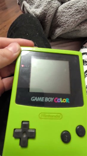 Mamy rok 1998 Nintendo tworzy konsolę Gameboy Color sukces może był.. #shorts #gameboycolor