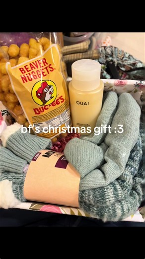 he only asked for fuzzy socks but it felt wrong giving him just one thing 😭😭 #christmas #boyfriendgift #hollister #haul #giftideas