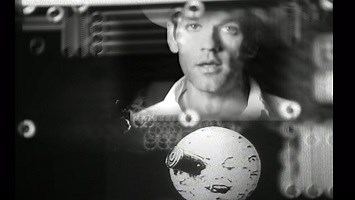 ＜歌詞和訳＞Man On The Moon – R.E.M.　曲の解説と意味も | LyricList (りりっくりすと)