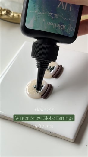 November 8th @ 12pm PST is my first Christmas launch of the year! Be sure to keep an eye on my feed for the next few days to see what will be launching 🎄❄️🌿🎁 You can scroll back through last weeks reels to see additional styles I’ve already announced! romeclayco.com #handmadeearrings #polymerclayart #resinjewelry #snowglobeearrings #winterstyle #cozyseason #handmadewithlove #artisanjewelry #femininefashion #winteraesthetic #holidayaccessories #handmadegoodness #clayartist #daintyjewelry #slow