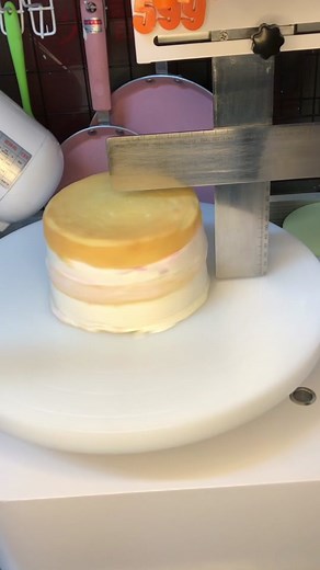 Automatic Turntable Cake Creation | CapCut Tutorial